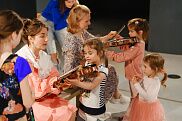 Премьера!  «У меня такое чувство» - концерт для мам и малышей от скрипичного дуэта Moms and the city